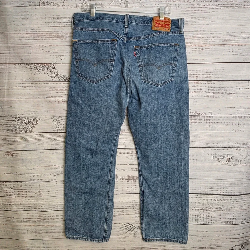 Levis‎ 501 Original Fit Mens Medium Wash Straight Leg Button Fly Jeans 36x30